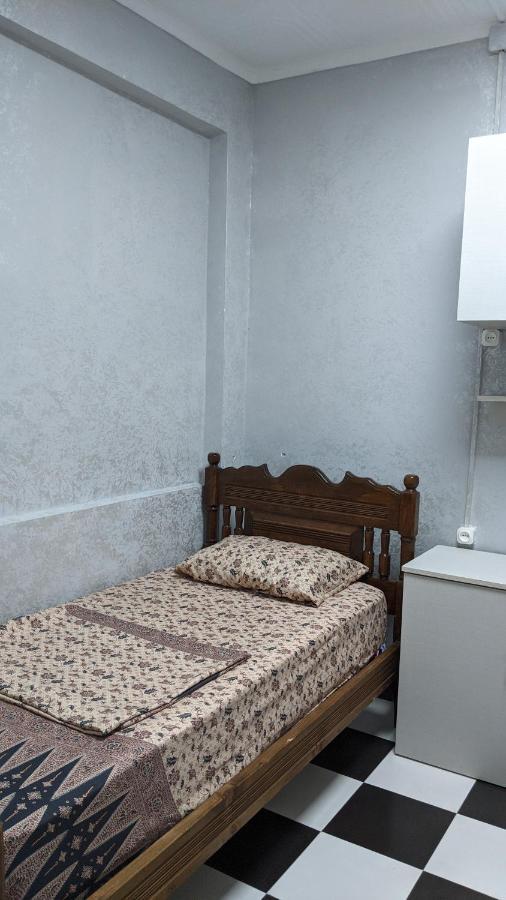 Hostel California バトゥーミ エクステリア 写真
